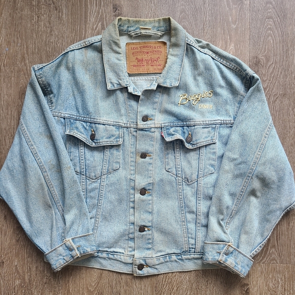 Vintage 90s Boogies Diner Twin Cities Medium Levi's Denim Jacket 70598 4834 - Picture 2 of 11